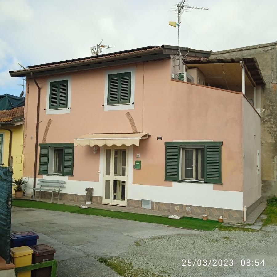 Villa Casa Rosy Arena Metato Exterior foto